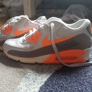 Nike Air Max 90 | Womens Gym Shoes